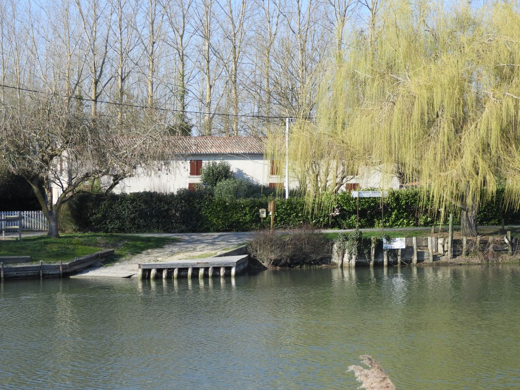 Ferme, café, actuellement maison ; Drapelle