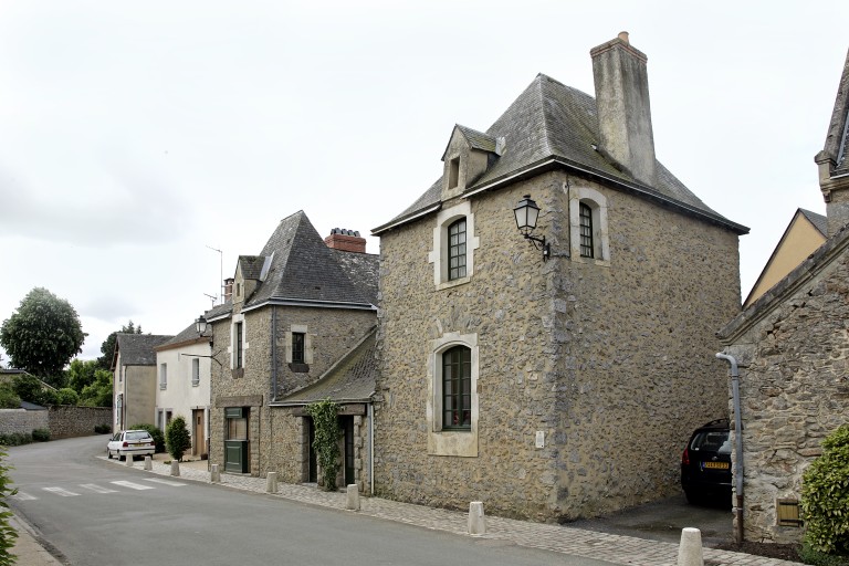 Maison, dite l'École - 14 rue des Deux-Églises, Saulges