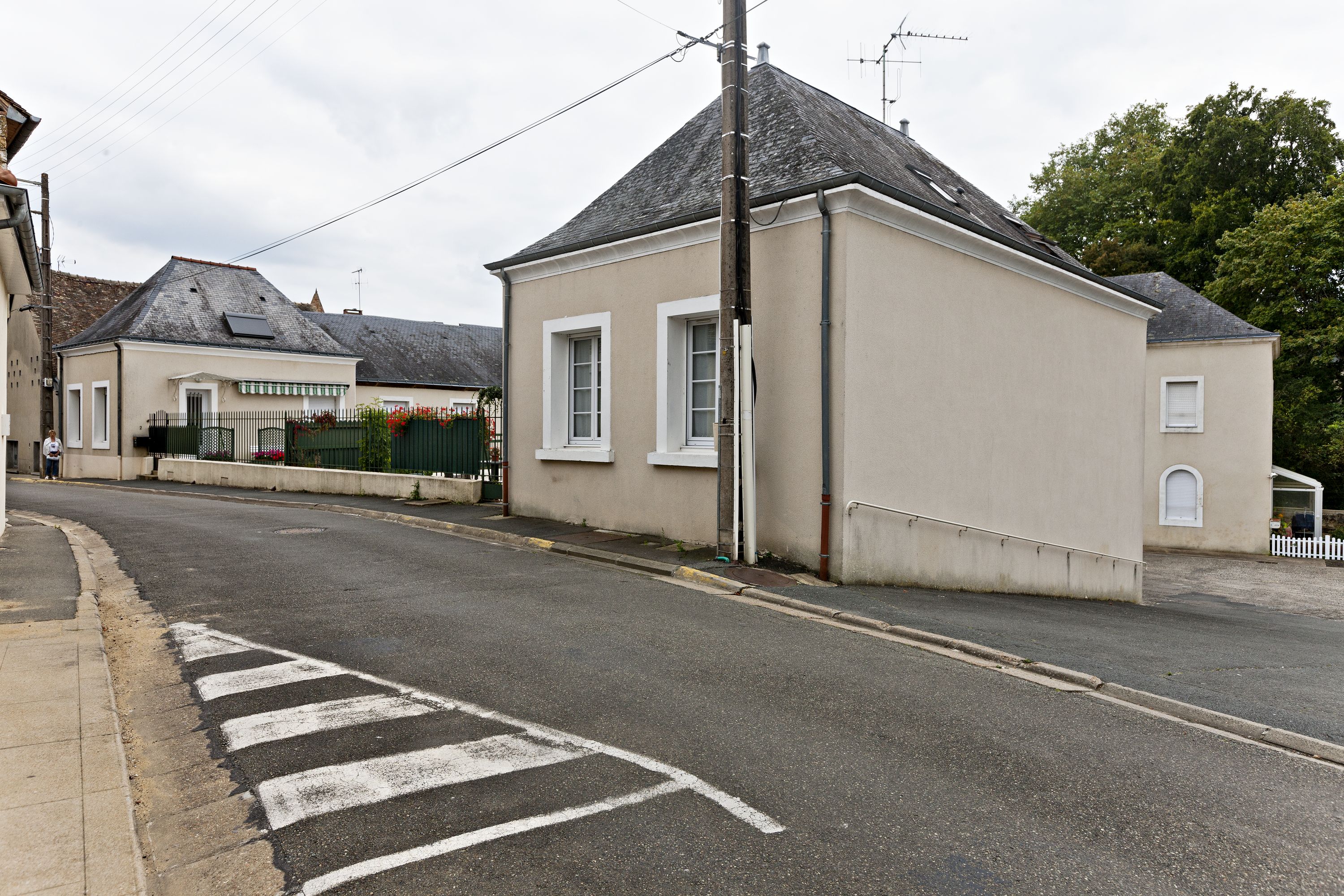 Maison dite de l'Enfant Jésus ou de La Providence de Bonnétable, puis hospice, actuellement immeubles à logements.