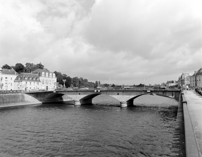 Pont dit vieux pont de Château-Gontier