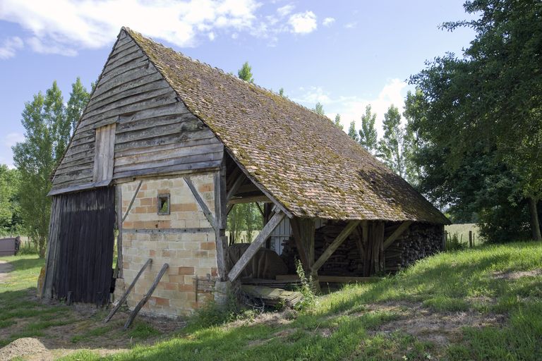 Ensemble des fermes du domaine du château de Courcival