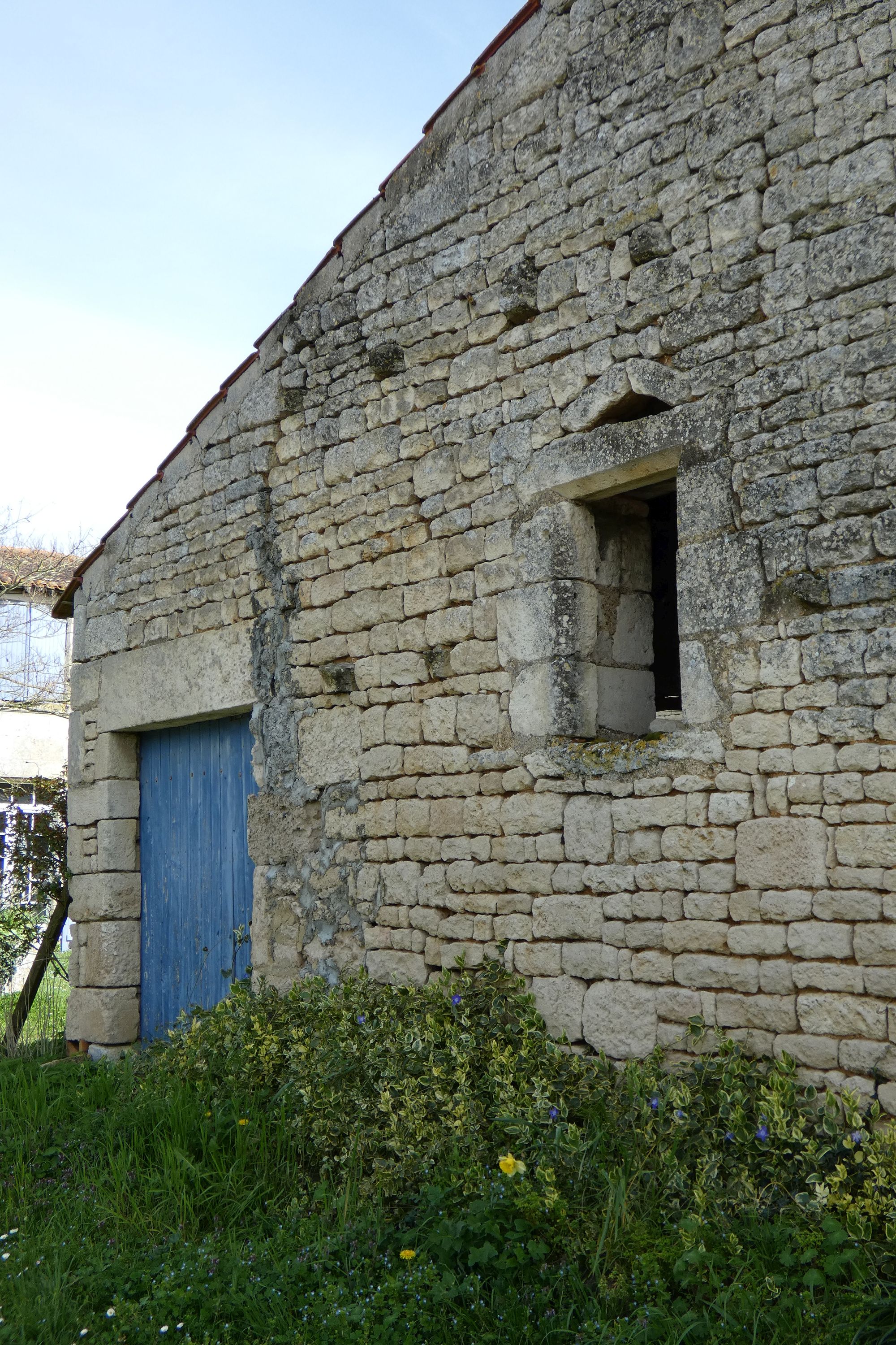 Demeure dite le Logis d'Aziré, actuellement maison, 44 chemin de la Chapelle