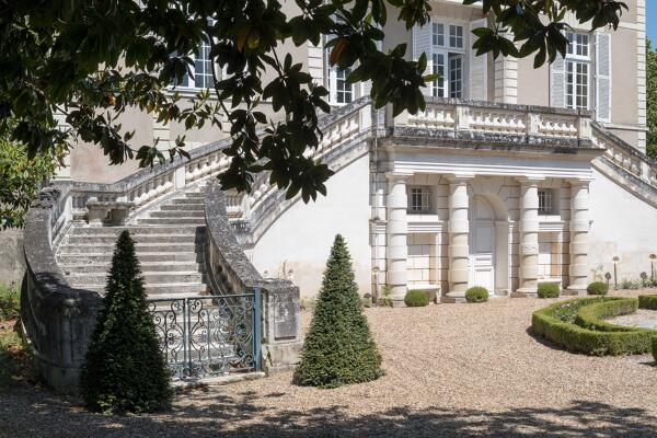 Château de Sainte-Gemmes, puis asile d'aliénés actuellement hôpital psychiatrique dit Centre de Santé Mental Angevin (CESAME)