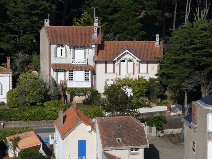 Maisons de villégiature balnéaire, 9, 11 corniche de la Source