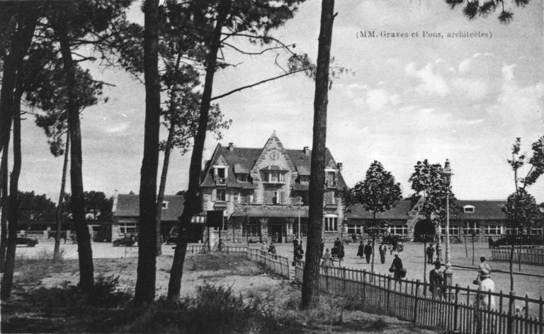 Gare de voyageurs dite Gare de la Baule-Escoublac, place Rhin et Danube