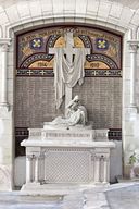 Monument aux morts, église paroissiale Sainte-Madeleine d'Angers