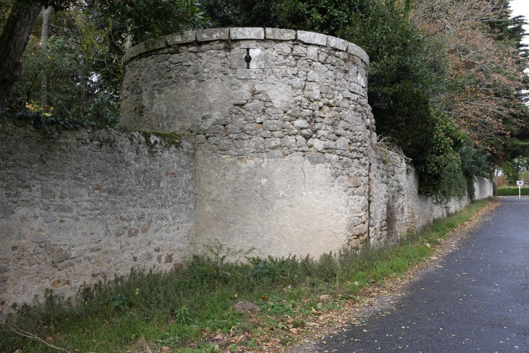 Manoir de Kerroux, puis château de Tuloc, Clis