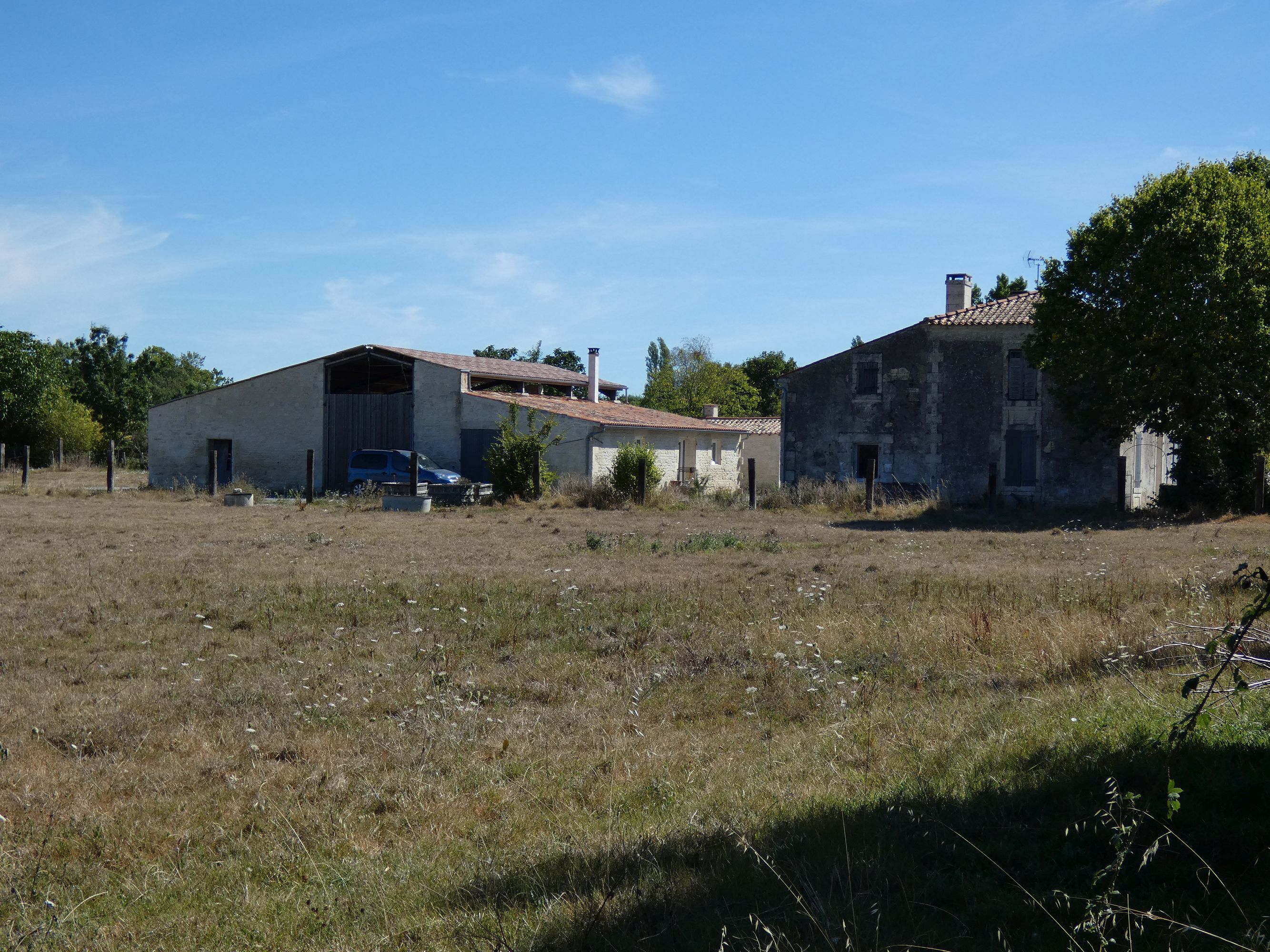 Ferme, actuellement maison, 30 route de Damvix