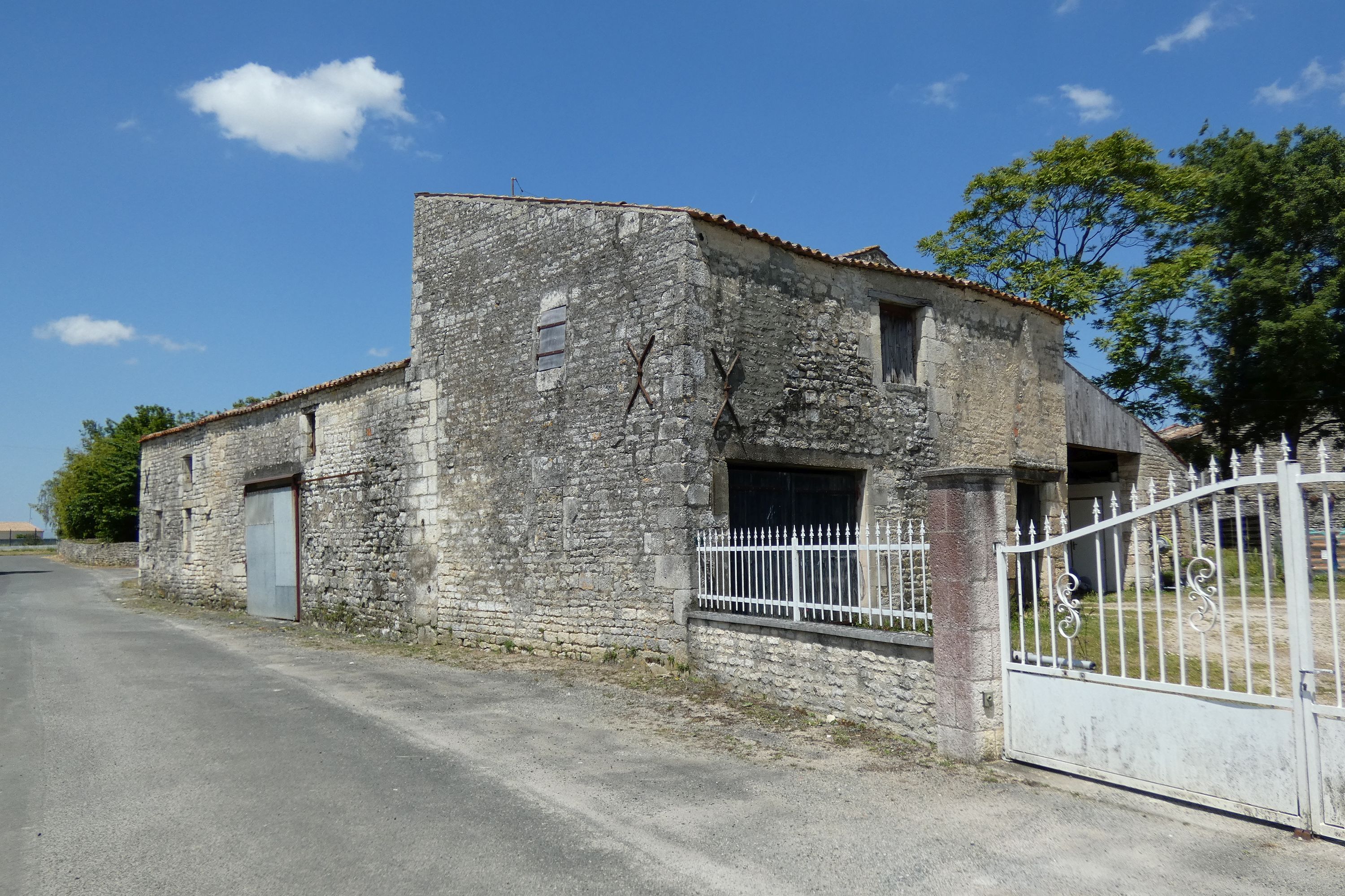 Chapelle du prieuré de Lesson (vestiges), ferme, actuellement maison, 6 rue de la Virée