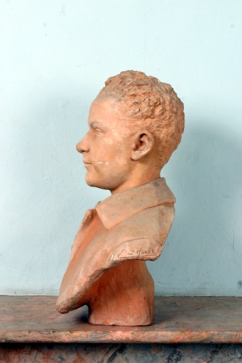 Statue (ronde bosse) : Jacques Robert en buste - Collection Robert-Glétron