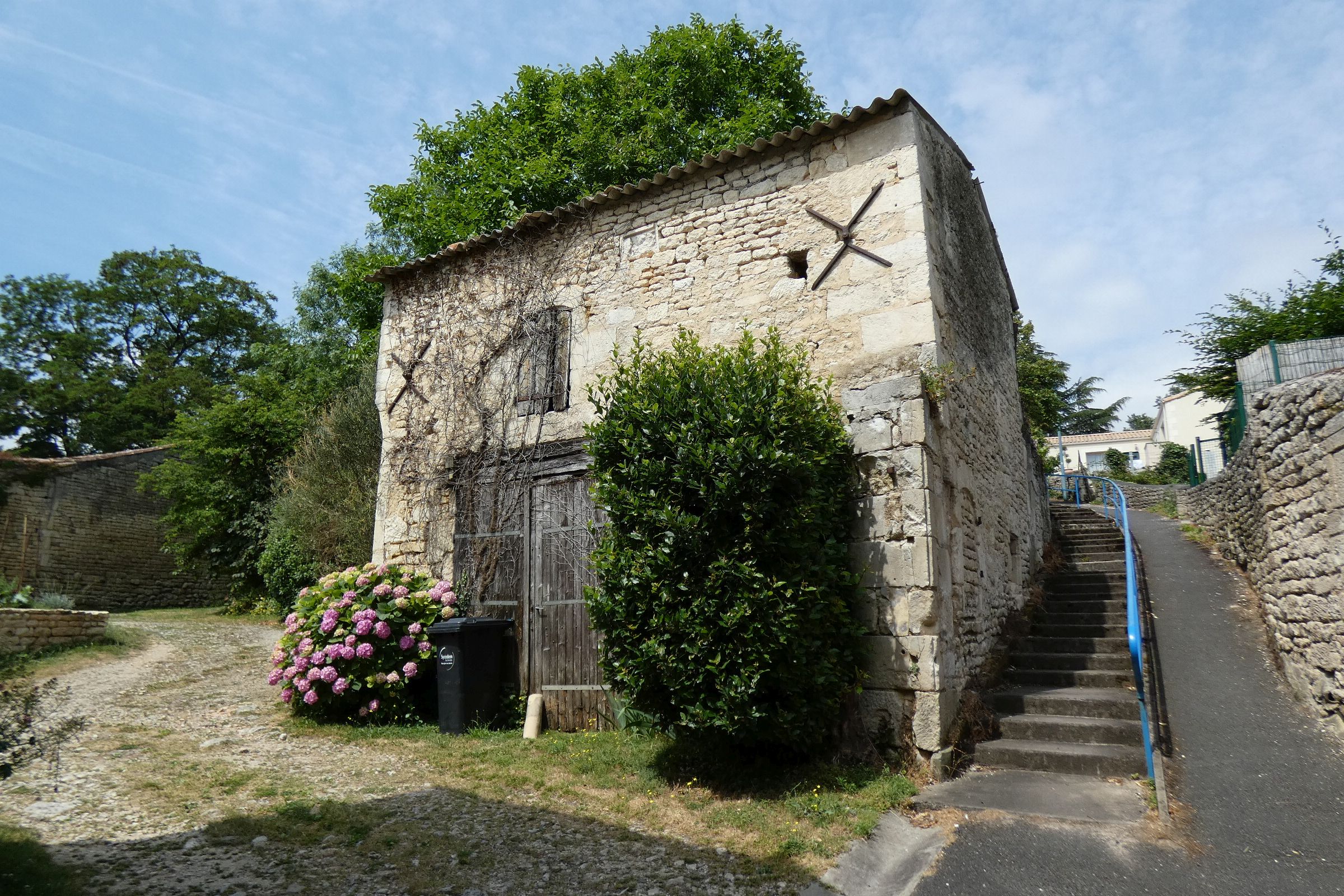 Maison puis remise, peu de Gâte Bourse