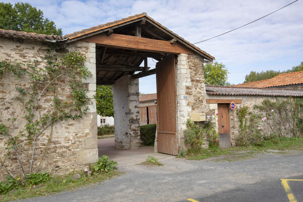 Ferme puis chai, établissements Libeau, actuellement maison