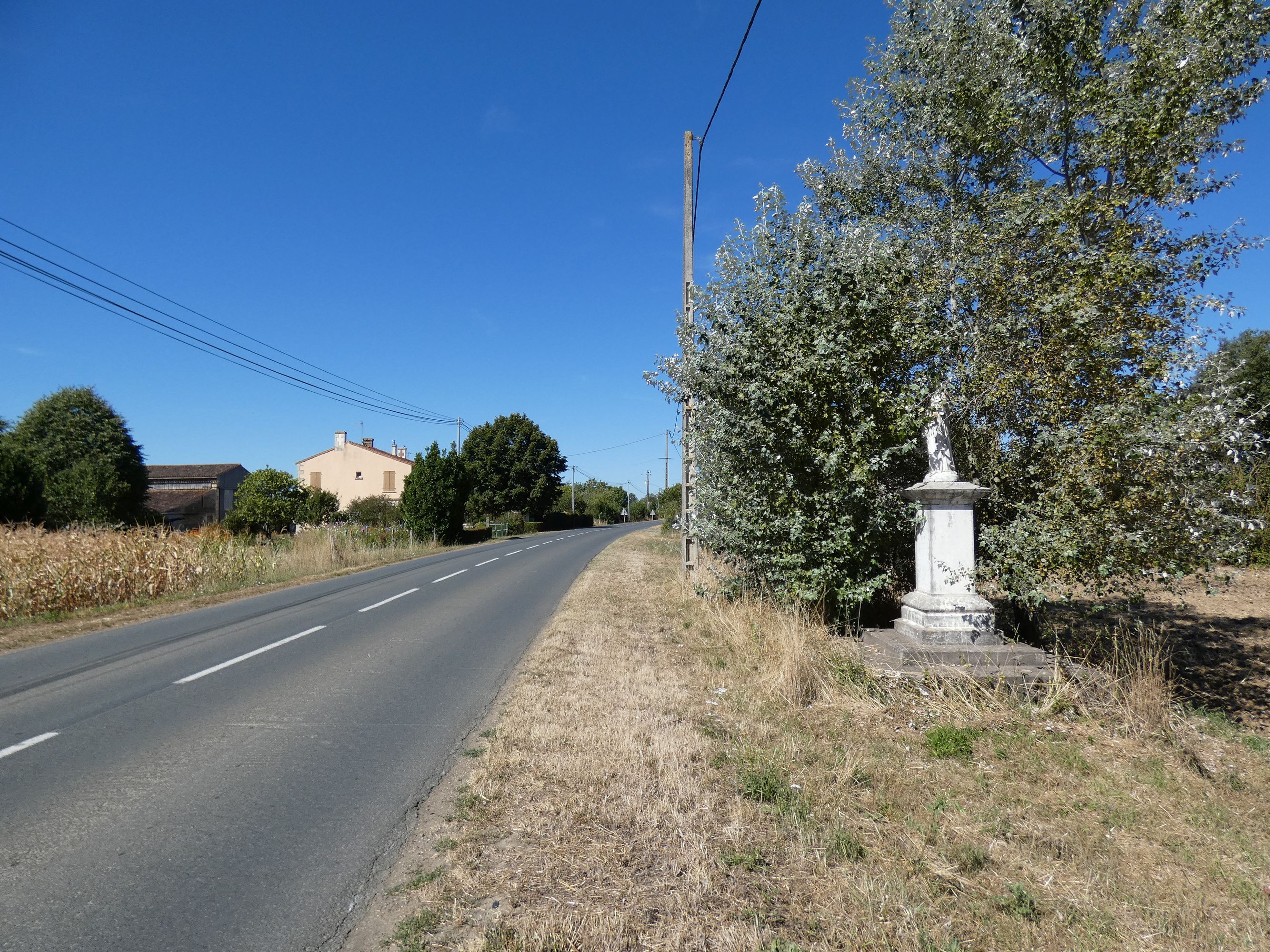 Statue monumentale : Vierge