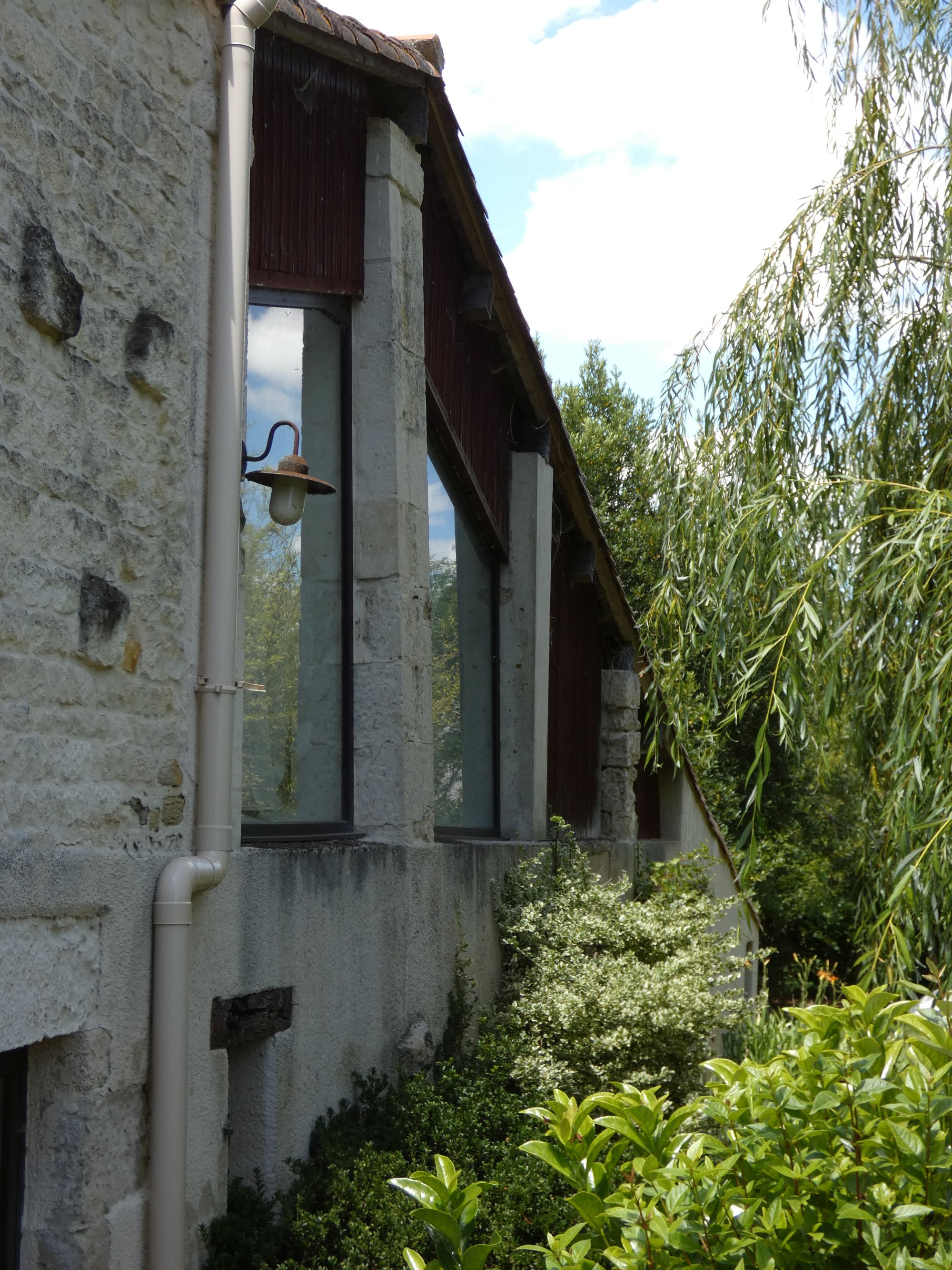 Ferme, actuellement maisons ; Village de la Sèvre, 24 et 26 route de Chambrun