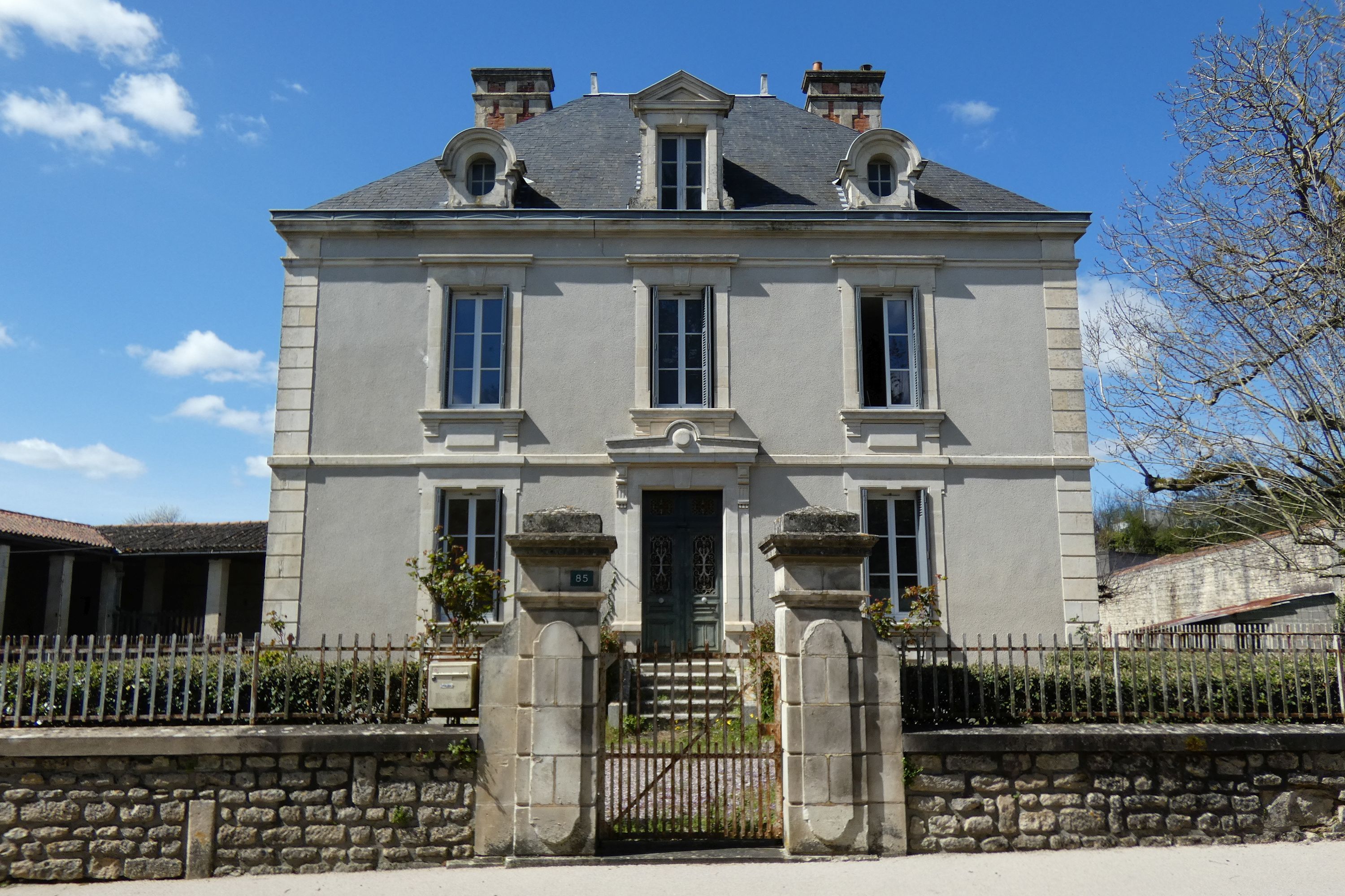 Ferme, boucherie, actuellement maison, 85 rue de la Combe