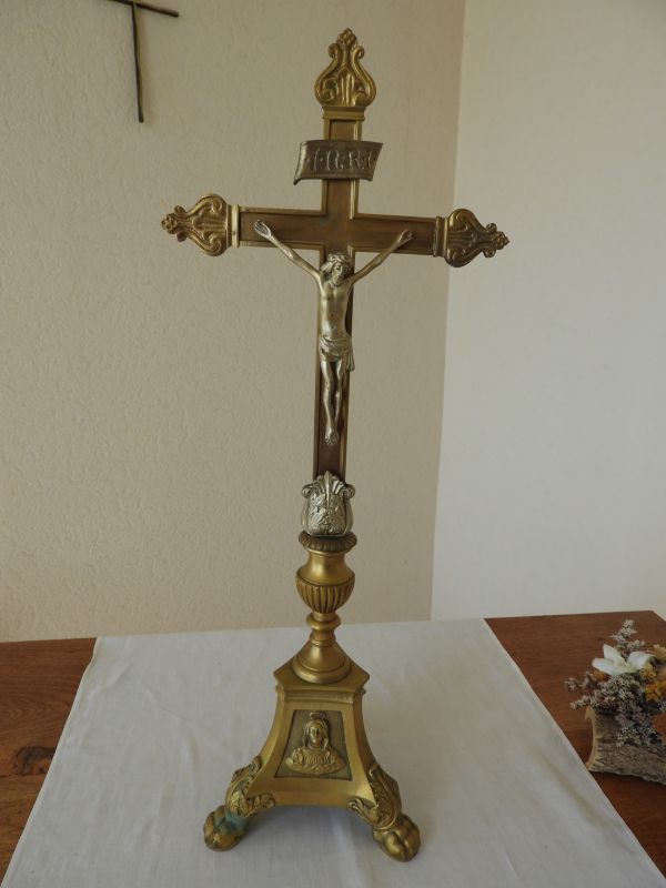 Présentation des objets mobiliers de l'église de L'Île-d'Elle
