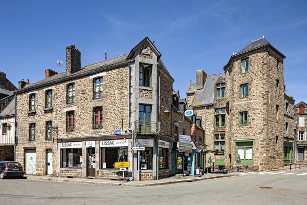 Manoir urbain, 31-33 rue dorée, actuellement immeuble d'habitation