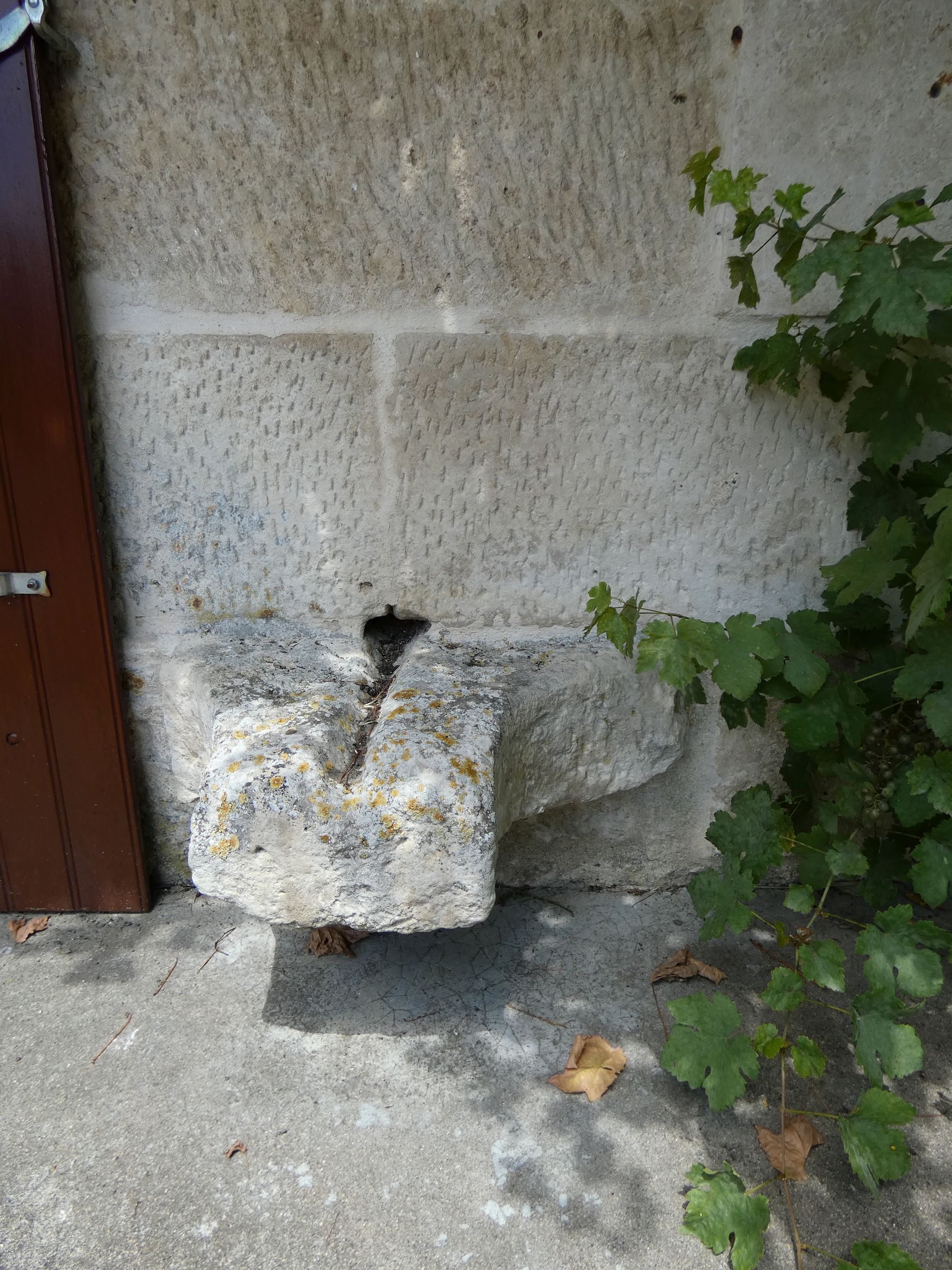 Ferme, actuellement maisons ; Village de la Sèvre, 24 et 26 route de Chambrun