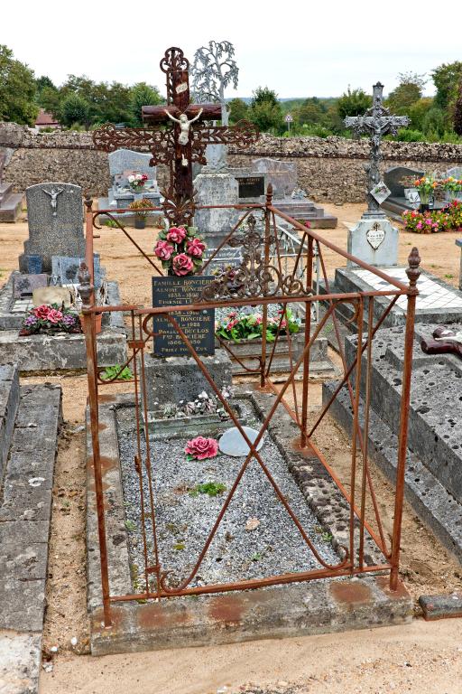 Cimetière, rue Emile-Ballion