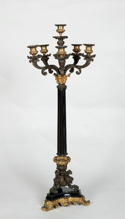 Ensemble d'une pendule et de deux chandeliers (garniture de cheminée) : Saint Paul