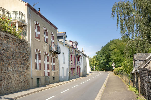 Bourg de Saint-Jean-sur-Mayenne