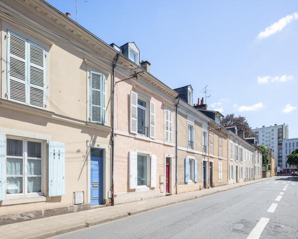 Maisons et immeubles à logements du quartier Sainte-Croix