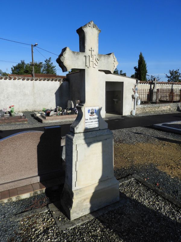 Tombeau de Aimé Bessière, soldat de la guerre 1914-1918