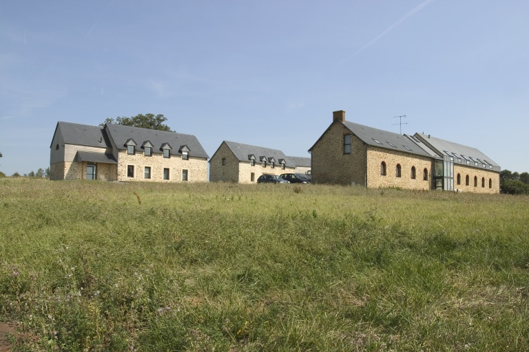 Ferme, actuellement bureaux du parc d'activités, l'Oriolet