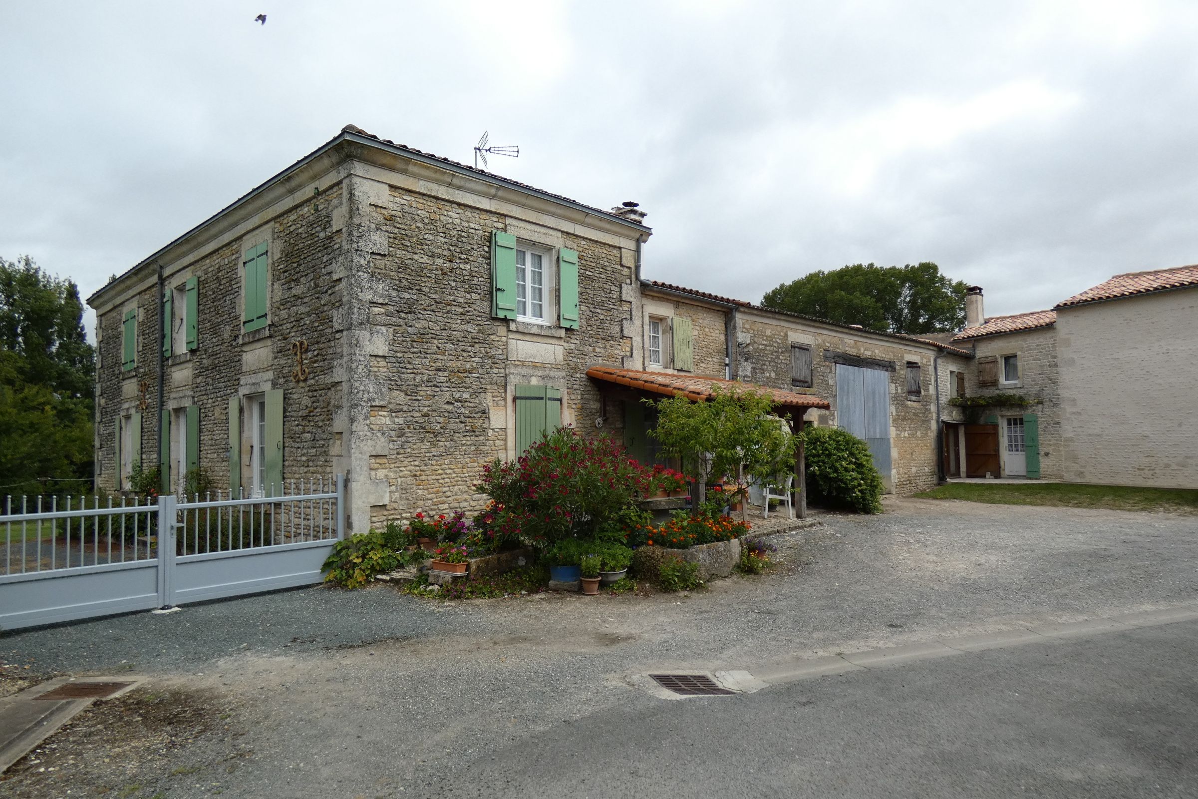 Ferme dite le Colombier, actuellement maison, 37 rue du Port Grenouillet