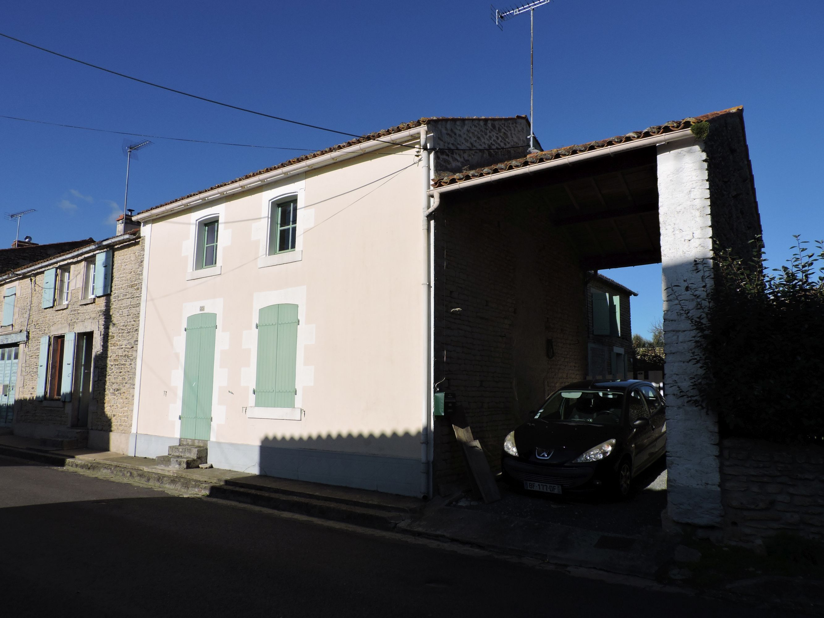 Ferme, actuellement maison ; 23 rue des Loges