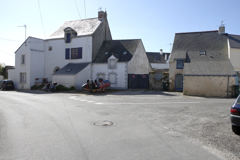 Rangée de maisons, 5, 7, 9, 11, rue du Rocher ; 1, 3 rue de la Courte-Baille