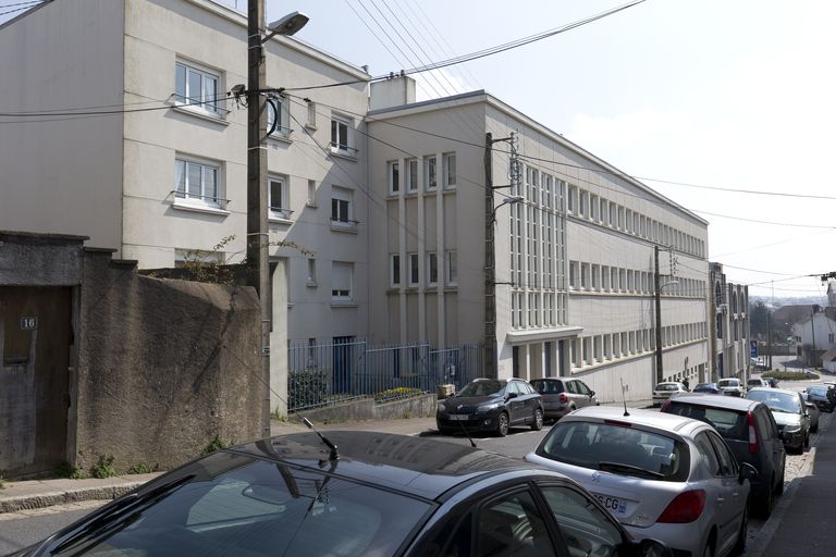 Lycée Bougainville, 2 rue Eugène-Leroux