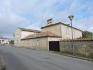 Ferme puis école primaire de filles, actuellement maison ; 2 rue de la Bougraine