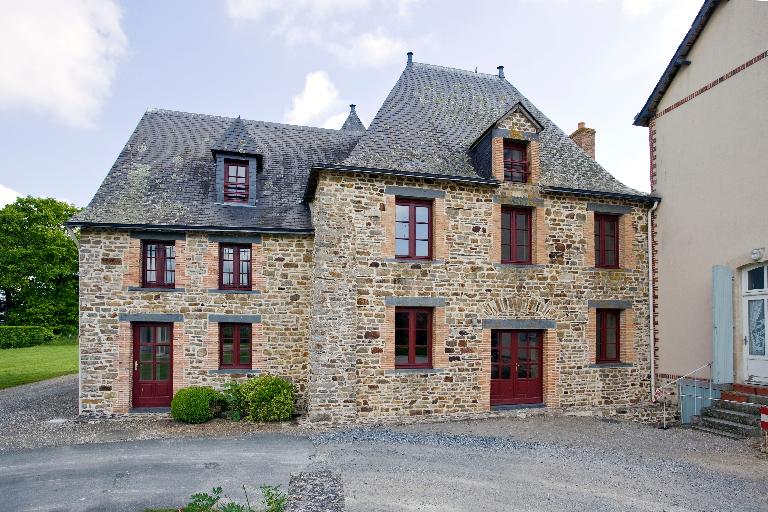 Prieuré de chanoines réguliers et presbytère, puis presbytère, actuellement immeuble à logements - V.C. 8, dite du Prieuré, La Rouaudière