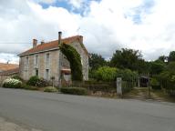 Ferme, actuellement maison, 80 route de Benet