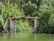 Passerelle de halage ; île de Charouin