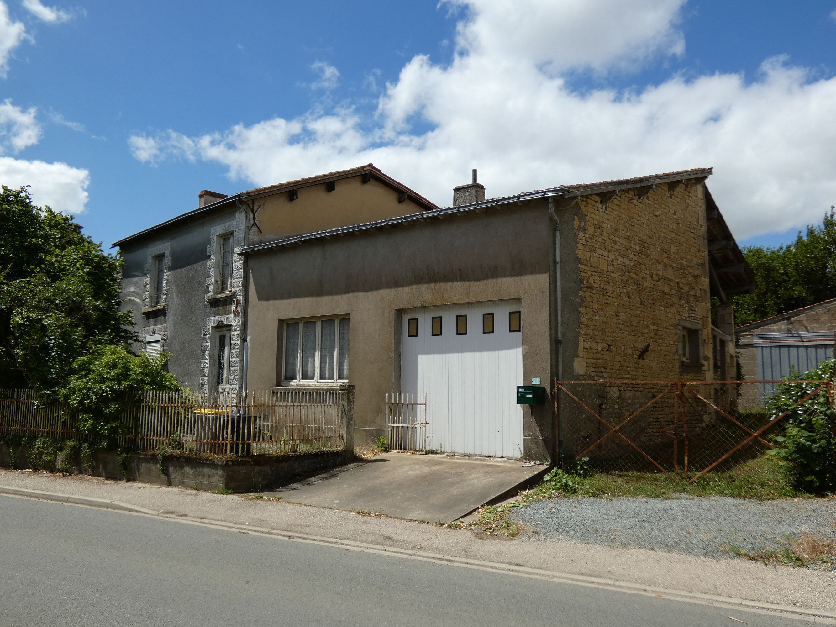 Maison, forge, 14 rue Principale