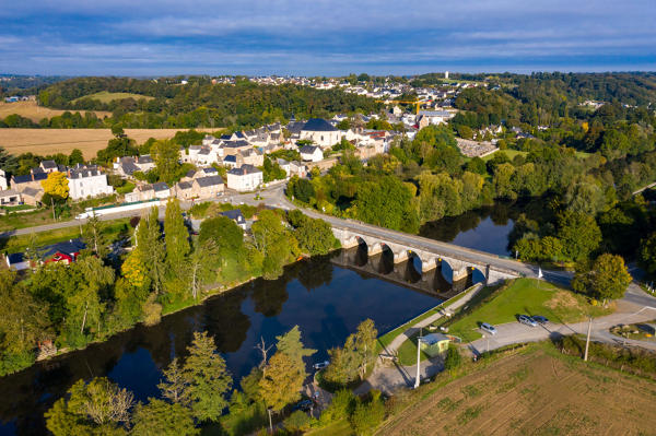 Bourg de Saint-Jean-sur-Mayenne