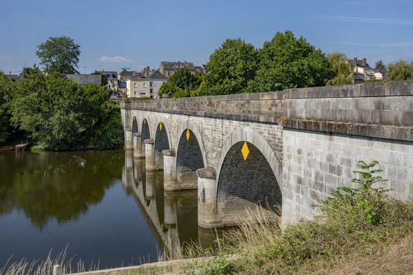 Bourg de Saint-Jean-sur-Mayenne