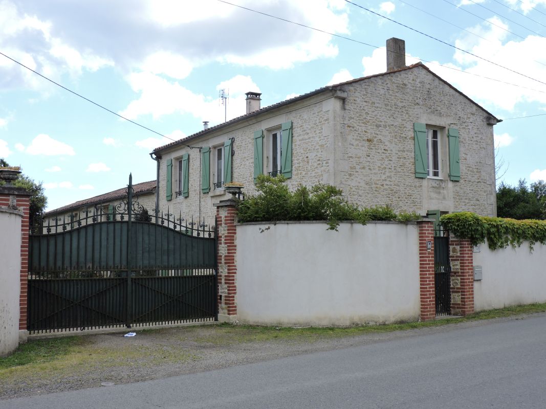 Ferme dite Blandineau, actuellement maison, 14 rue du Stade