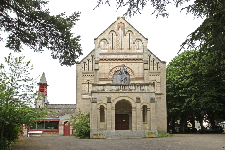 Couvent Saint-Joseph-des-Champs de sœurs de la Miséricorde, actuellement maison de retraite - route de Laval, Entrammes