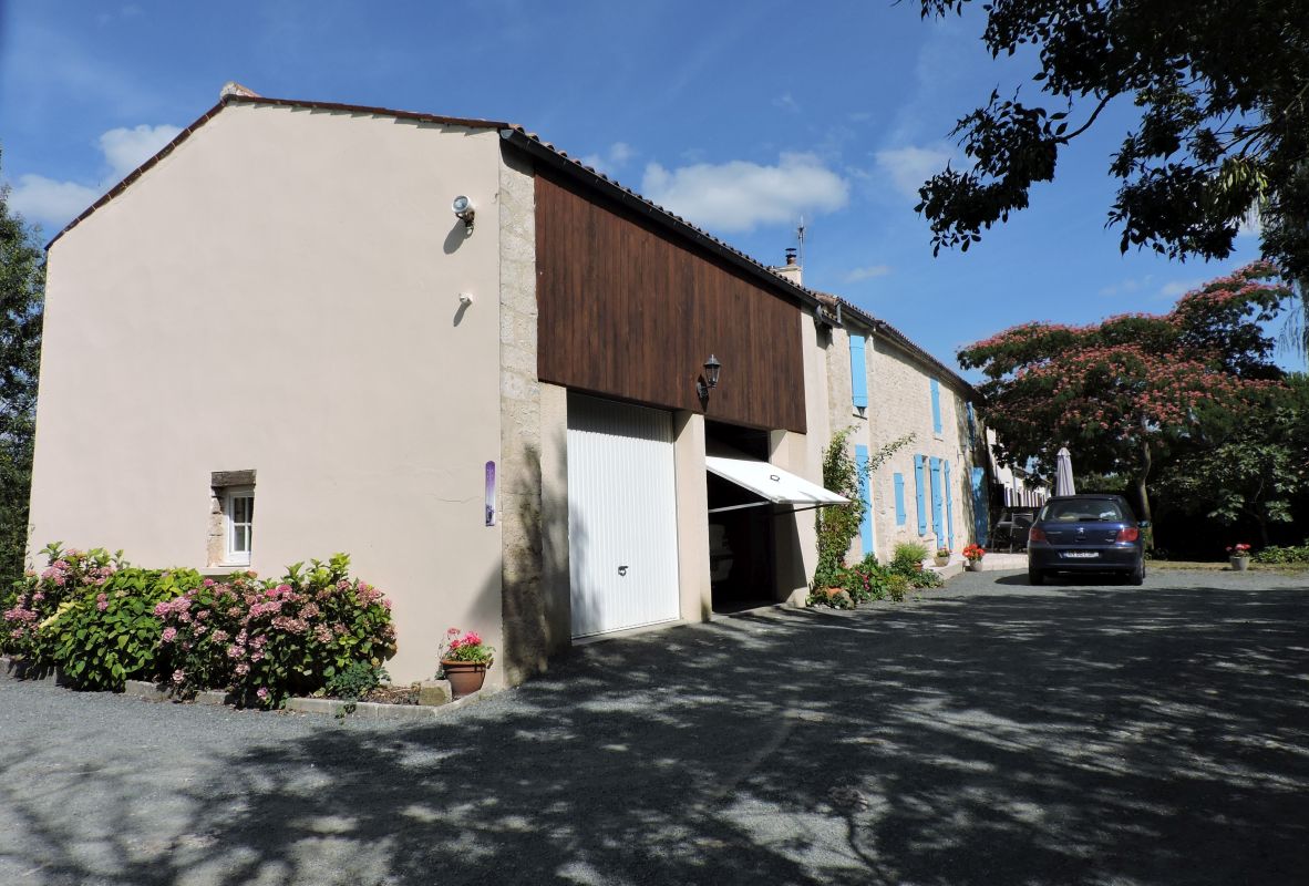 Ferme, actuellement maisons ; Drapelle