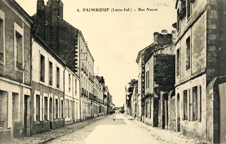 La rue Pierre-Jubau vue de l'est vers l'ouest, depuis la maison n° 8 à droite (1er quart XXe siècle).