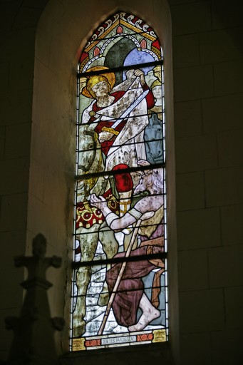 Ensemble de 3 verrières à personnages : saint Martin, saint Pierre, saint Paul, et de 2 verrières historiées : messe de saint Martin, charité de saint Martin (baies 0 à 4) - Église paroissiale Saint-Martin, Montflours