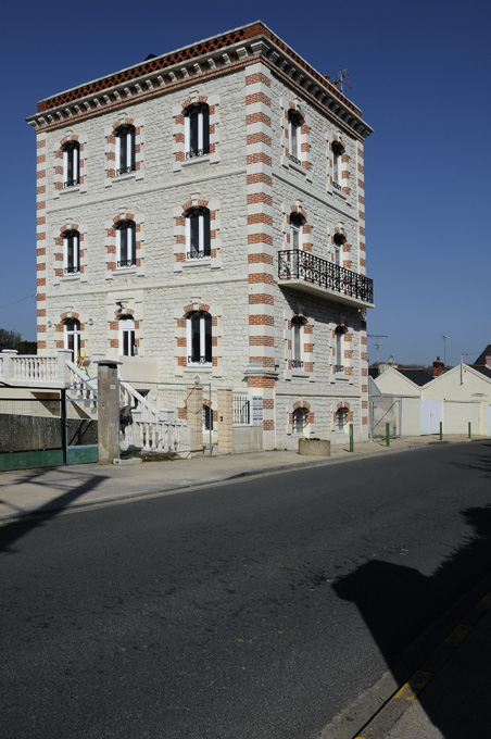 Ganterie, actuellement immeuble à logements, 93 rue des Roches, Fontevraud-l'Abbaye