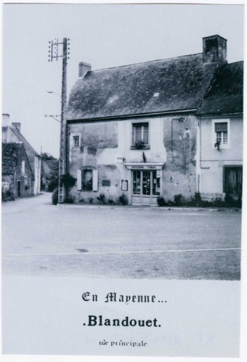 Maison de la Belle Étoile, puis mairie-école, puis de nouveau maison - 1 place Adam-Becker, Blandouet