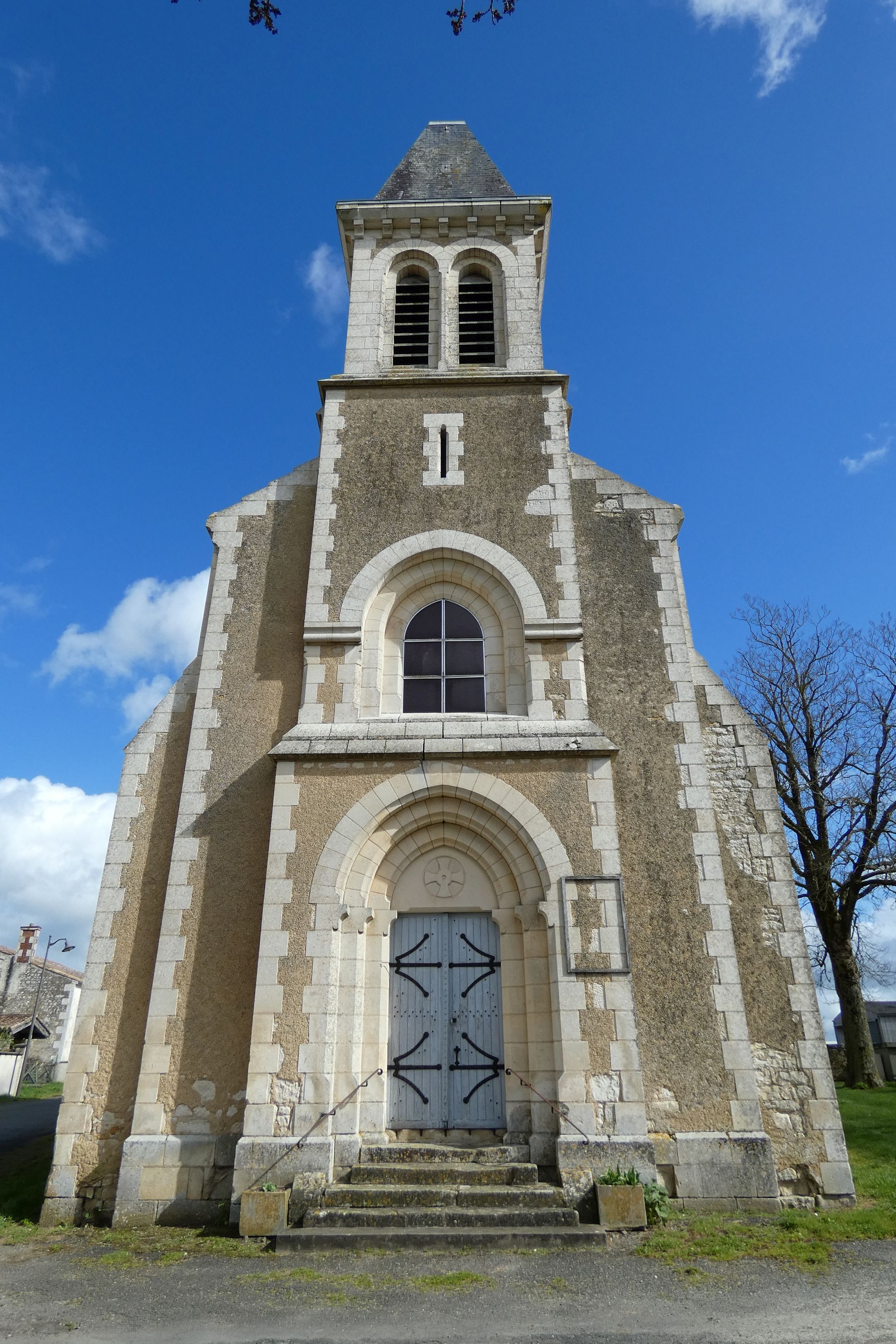 Eglise de Sainte-Christine, place Gabriel-Delaunay