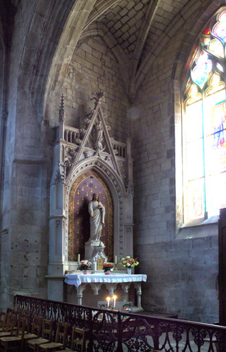 Autel du Sacré-Cœur : autel, tabernacle, statue
