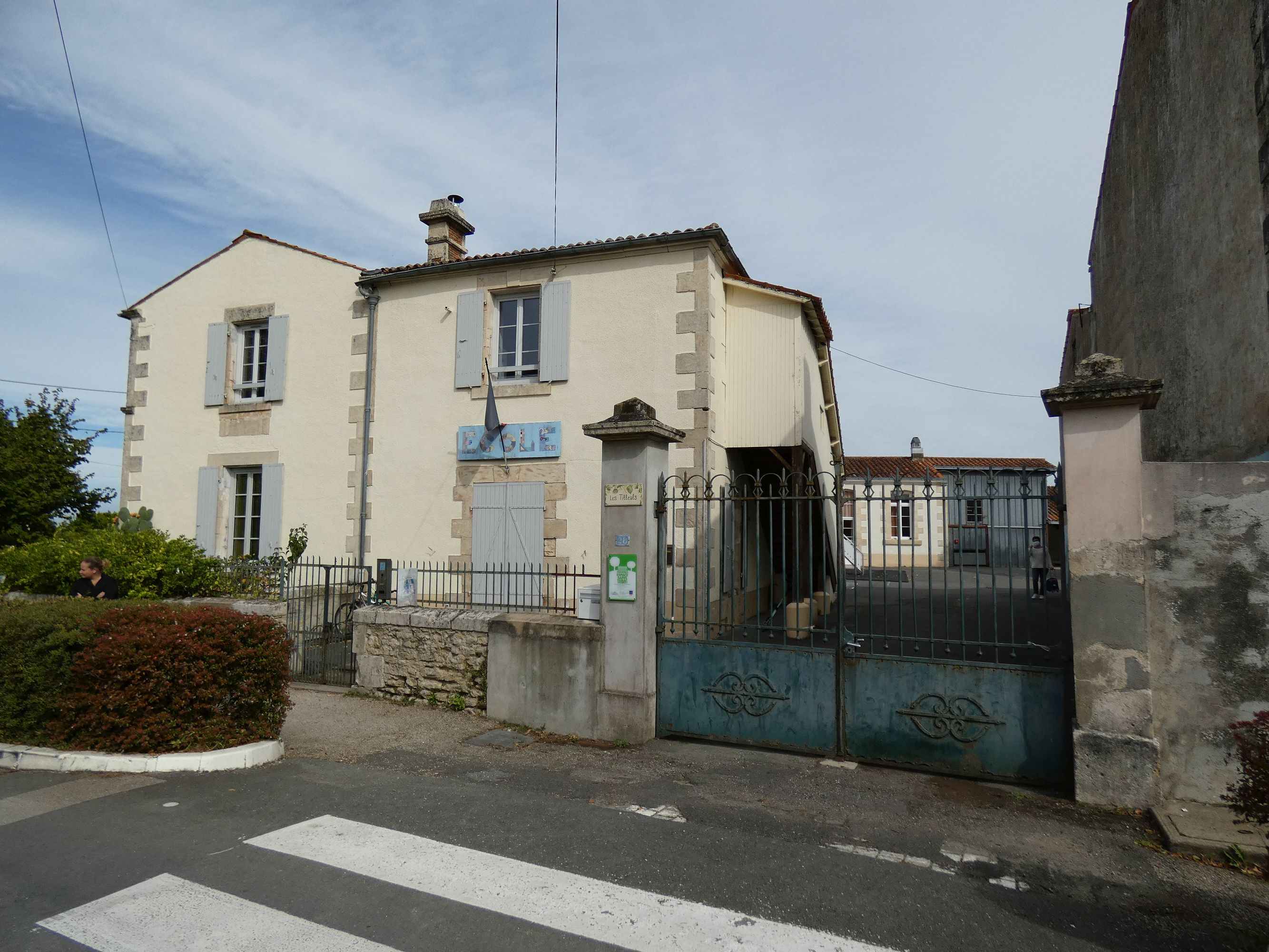 Mairie (ancienne), école primaire publique de garçons, actuellement école primaire publique mixte des Tilleuls