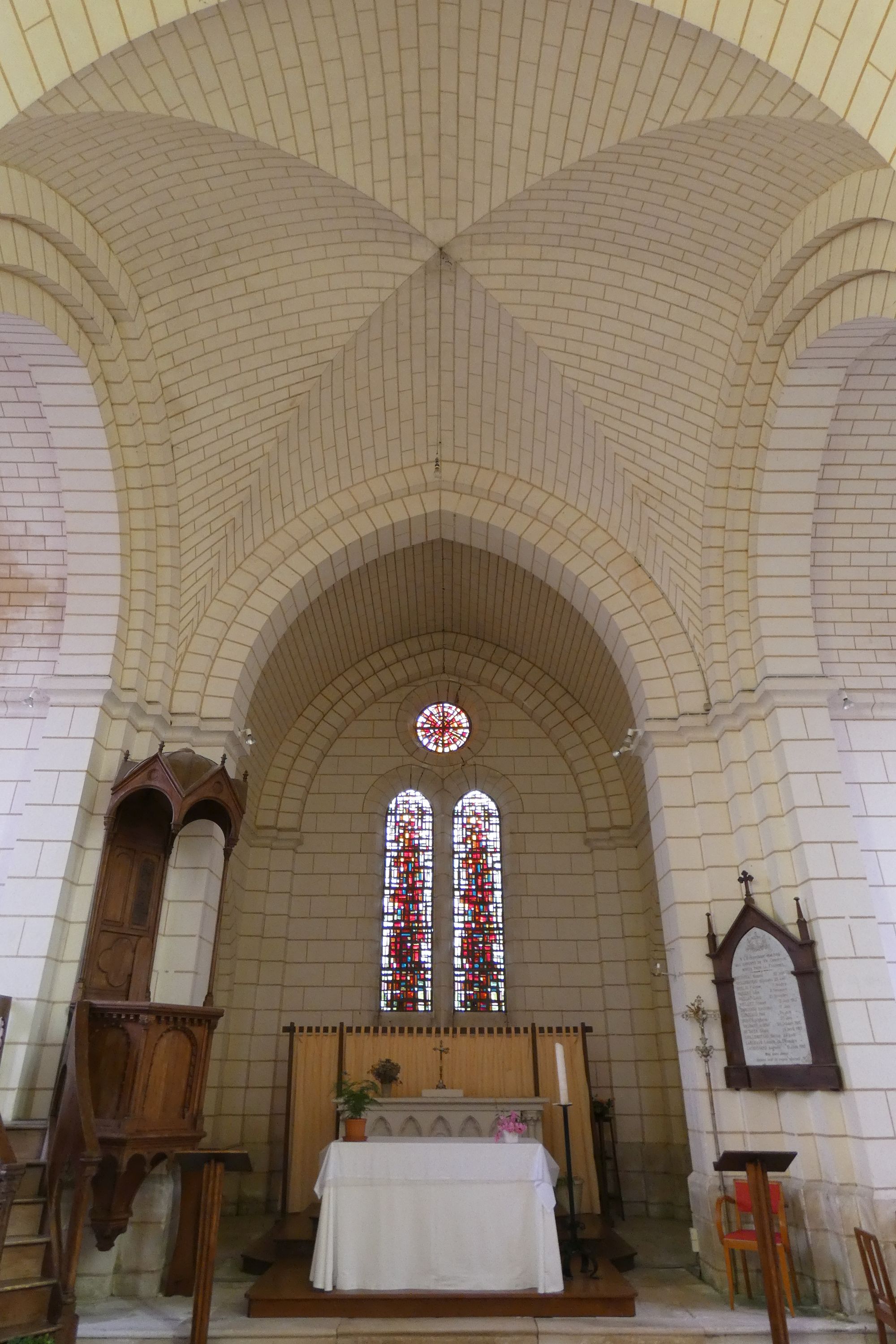 Eglise de Sainte-Christine, place Gabriel-Delaunay